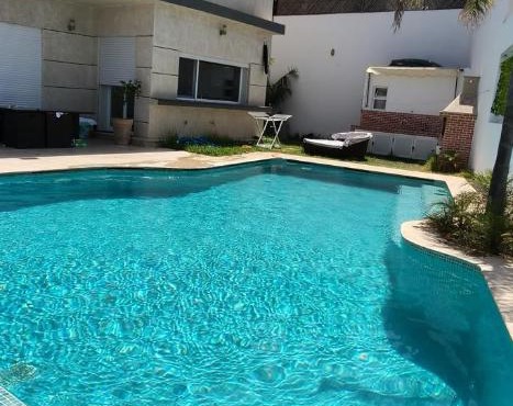 Exclusive luxury villa private pool avec trois chambres et deux salons and garden mnar