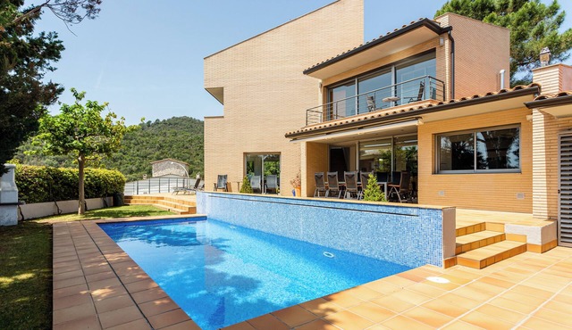 Exclusive Villa with Pool, Sea View and Wi-Fi in Tossa De Mar