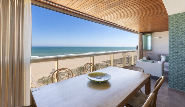 Fabulous beach condo amazing sea views - Only families in Playa de Gandía