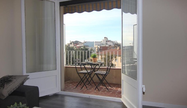 FELIP - Spacious and quiet apartments & one with Terrace in Barcelona