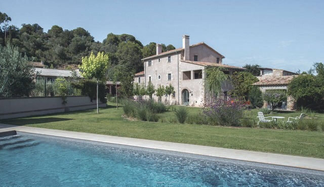 Flateli. Casa Oliver in Cervià de ter