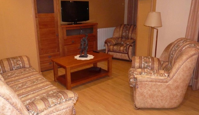 GUARA CASA CASTRO TOURIST APARTMENT, IN THE HEART OF SOMONTANO. in Barbastro