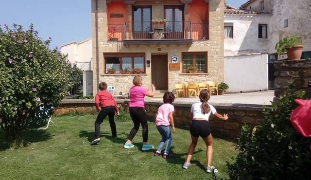 Haz Turismo con tu Familia o Amigos por Navarra Desde Casa Rural Belástegui in EULZ
