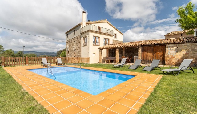 Holiday Home 'Casa Ponet' with Mountain View, Private Pool and Wi-Fi in Solsona