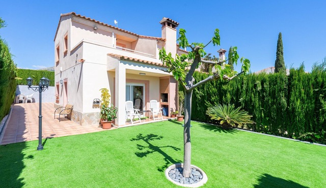 Holiday Home 'Isla Bonita' with Sea Views, Wi-Fi and Air Conditioning in Mont-roig del Camp