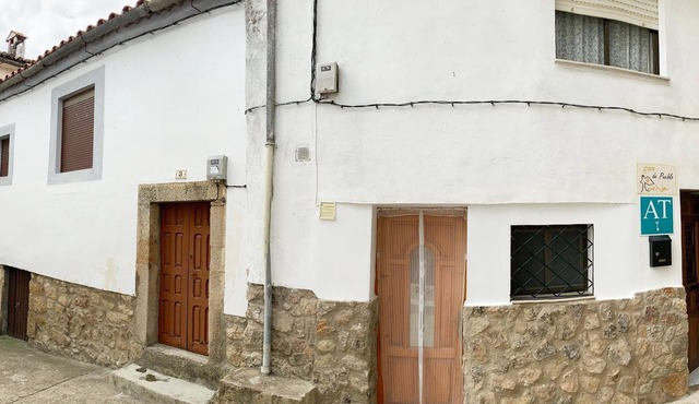 Holiday Home in Villamiel with Mountain Views in Villamiel