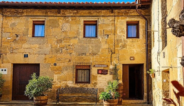 Holiday Home 'La Casa Del Ayer' with Mountain View in ABALOS