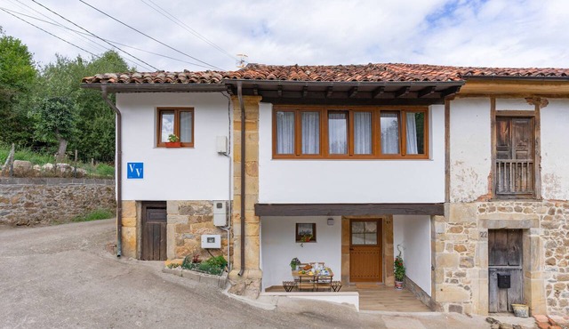 Holiday Home 'Vivienda Vacacional Casa Roque' with Private Terrace and Wi-Fi in Cangas de Onís