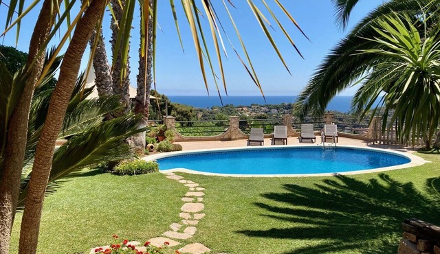 Holiday house with pool and sea views + garden for 4 pers. Costa Brava (Lloret) in Lloret de Mar