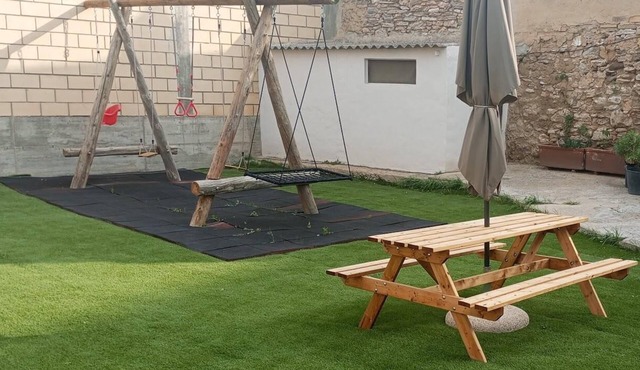 HOME TO ENJOY IN STYLE ! Garden, barbecue, swimming pool, swings, ping-pong. in Arguedas