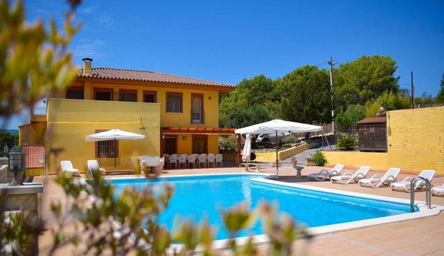 Homerez - Big villa 9 km away from the beach for 14 ppl. with swimming-pool in Castellet i la Gornal