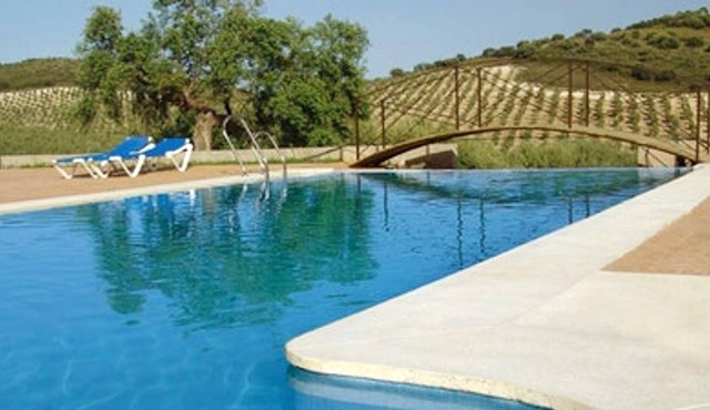 Homerez - Beautiful house for 3 ppl. with shared pool and terrace at Estepa in Estepa
