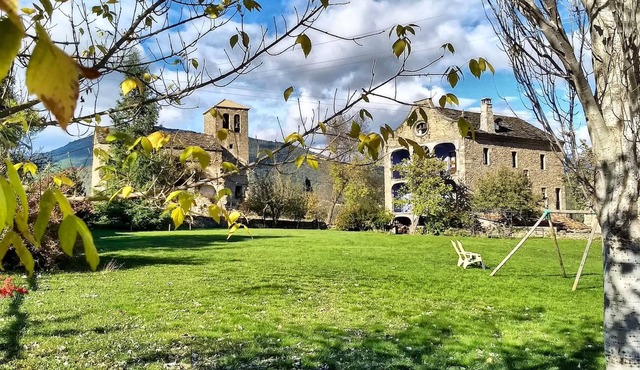 Homerez - Big house for 18 ppl. with garden at Albella in Albella