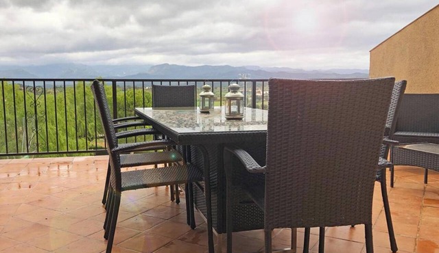 Homerez - House in Cretas with View in Cretas