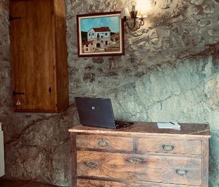 Hostal La Muralla in Fortanete