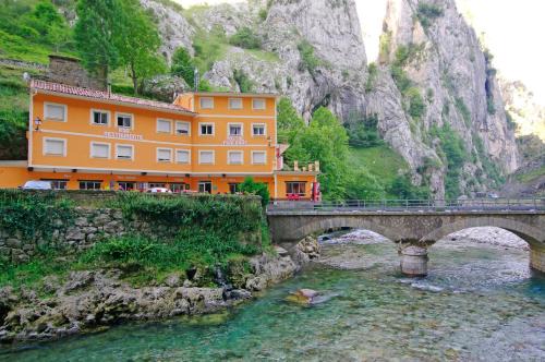 Hostal Poncebos in Poncebos