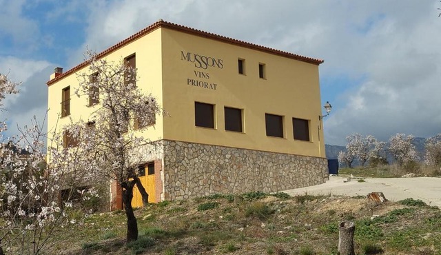 Hostal Restaurant Mussons Vins in Poboleda