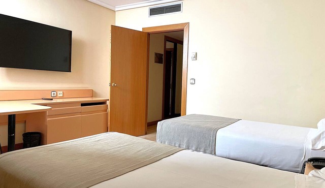Hotel AR Parquesur in Leganes