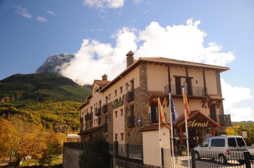 Hotel Arnal in Escalona