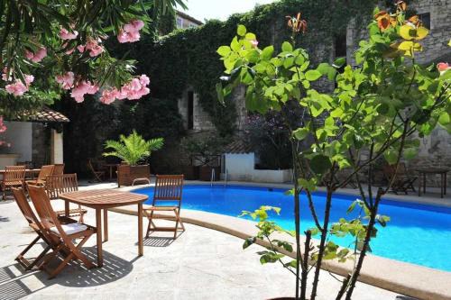 Hotel Du Forum in Arles