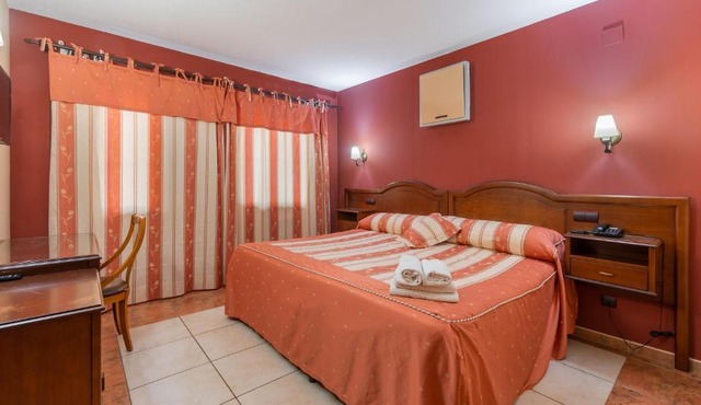 Hotel Puerta de Javalambre in La Puebla de Valverde