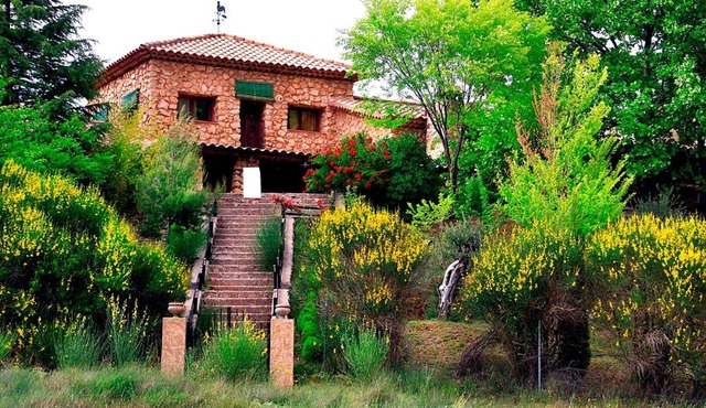 Hotel Royo Guarde-Puente Faco, junto al río Mundo in Riópar