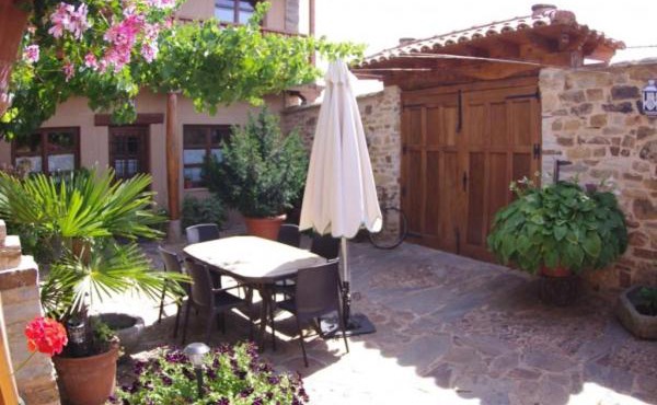 Hotel Rural La Veleta in Murias de Rechivaldo