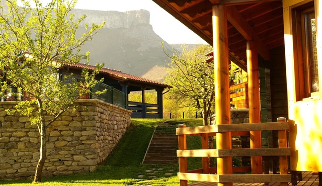 House 4 Eskutzi, Waterfall in Angulo
