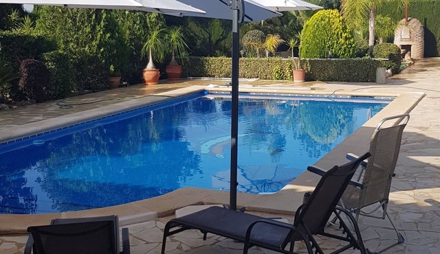 House located in a relaxing environment full of light and color. Nature at your feet in Librilla