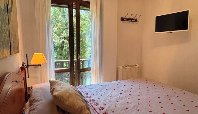 Hydromassage, fireplace and swimming pool in summer - Herbasabina 5 in Pla de l'Ermita