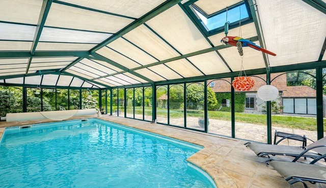 La maison des tilleuls with swimming pool for 8 people in Saint-Sulpice-sur-Risle
