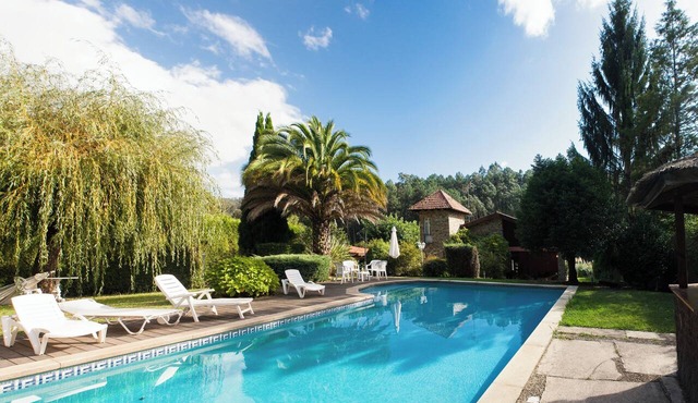 La Marisma Villa with private pool and direct access to the river in Miño