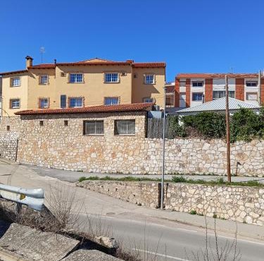 La murallita de Aroa in Cañete