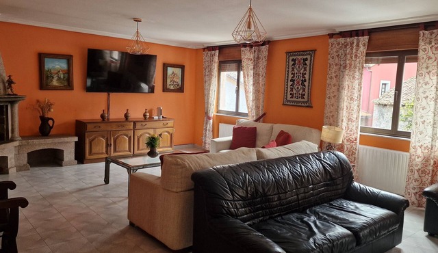 Large Holiday Home in Llanes for 10–18 Guests near the Beach in Cué-Llanes