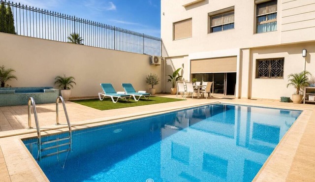 Large Luxury Villa w/Private Pool, Ocean View & AC