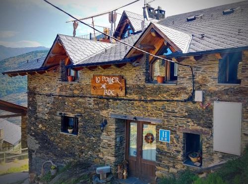 Lo Paller de Roc in Montescladó