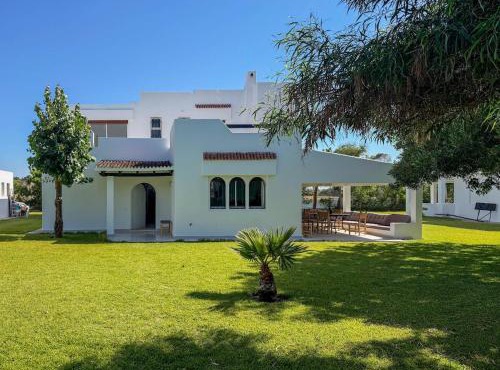 Luxueuse Villa Bord de Mer Piscine Jardin Clim in Briech