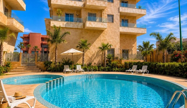 Luxury apartment complex with a pool and gym, 10 minutes from Guéliz