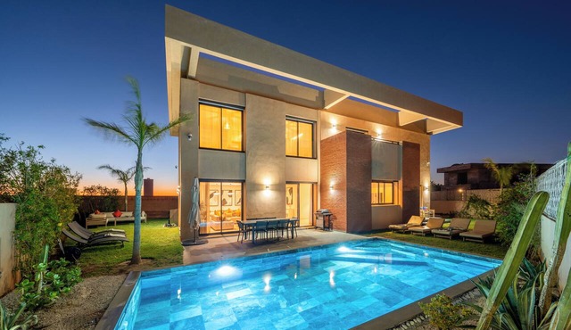 Luxury Atlas View Villa - 6BDR - Heated Pool - Cinema - Gym - Pool Table