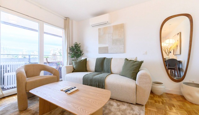 M (MOS34D7E) Spacious and elegant two-bedroom apartment with terrace in Madrid