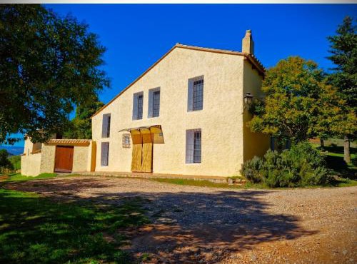 Masía Finca La Sazadilla con Piscina in Albentosa
