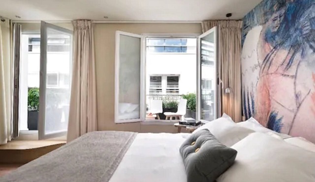 Max Hotel in Paris