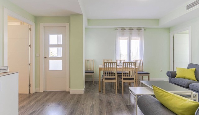 Modern and bright, steps from the city centre in Granada
