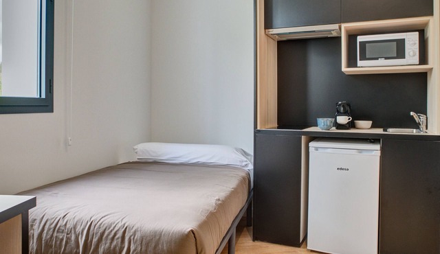 Modern Studio with High-Speed Wi-Fi in Pamplona in Pamplona