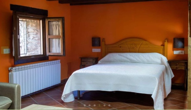 Molino del Medio | studio on ground floor, mountain views in Robledillo de Gata