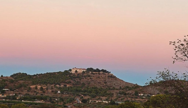 Mountain Resort, Chalets A,B, 80m2 Super Pool, Forest Hiking in Valencia