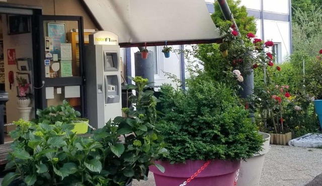 N&Z HOTELS in Trappes