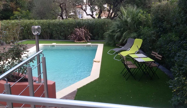 Nice air-conditioned 3rooms 3*in ground floor, private terrace , swimming pool in Saint-Raphaël
