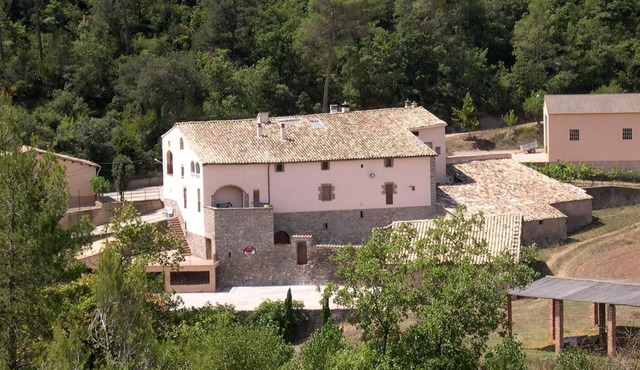 Nice and quiet house near Barcelona, pool and private barbecue. in Avinyó