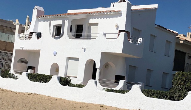 NICE APARTMENT IN FIRST LINE OF BEACH M4 in Parque de Montroig